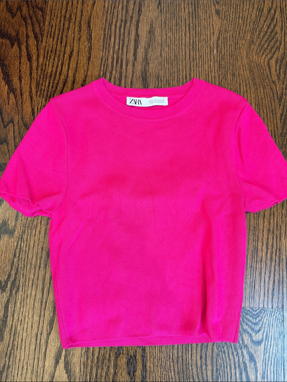 Zara Women’s Fitted Hot Pink Short Sleeve Crew Neck Sweater Size M (runs small)
